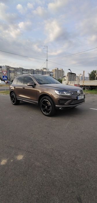 Продам Touareg FL 2014 год 3.0 дизель Хозяин R-line обвес
