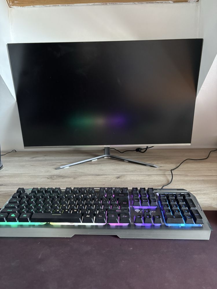 Monitor PEAQ 32 cale