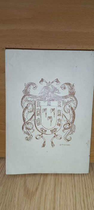 Livro, Entre - homem e cavado