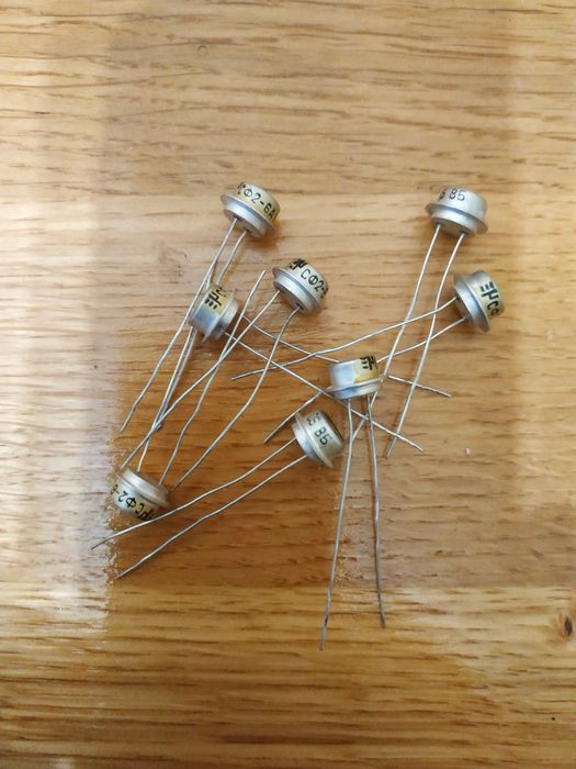 Фоторезистор: ФР-1-3,  ФР1-4В, СФ2-6А, ФСК-2, ФСА-Г2