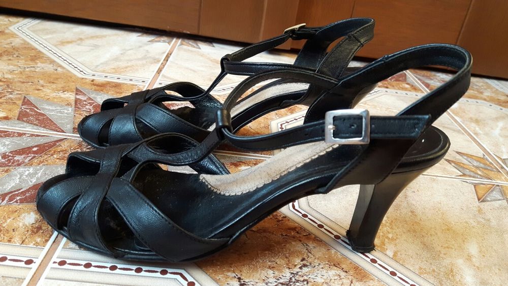 Sandały skórzane 37