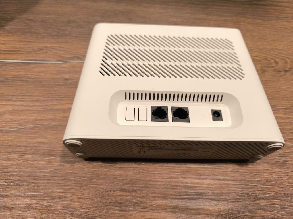 Nowy router wifi 5g TCL cpe HH512L