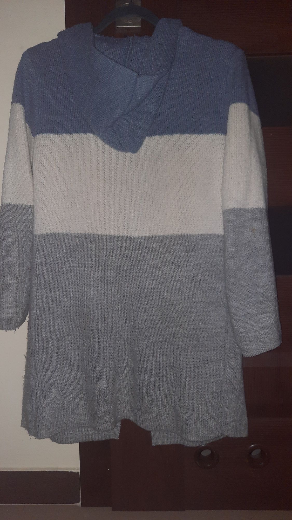 Sweter karigan M/L z kapturem