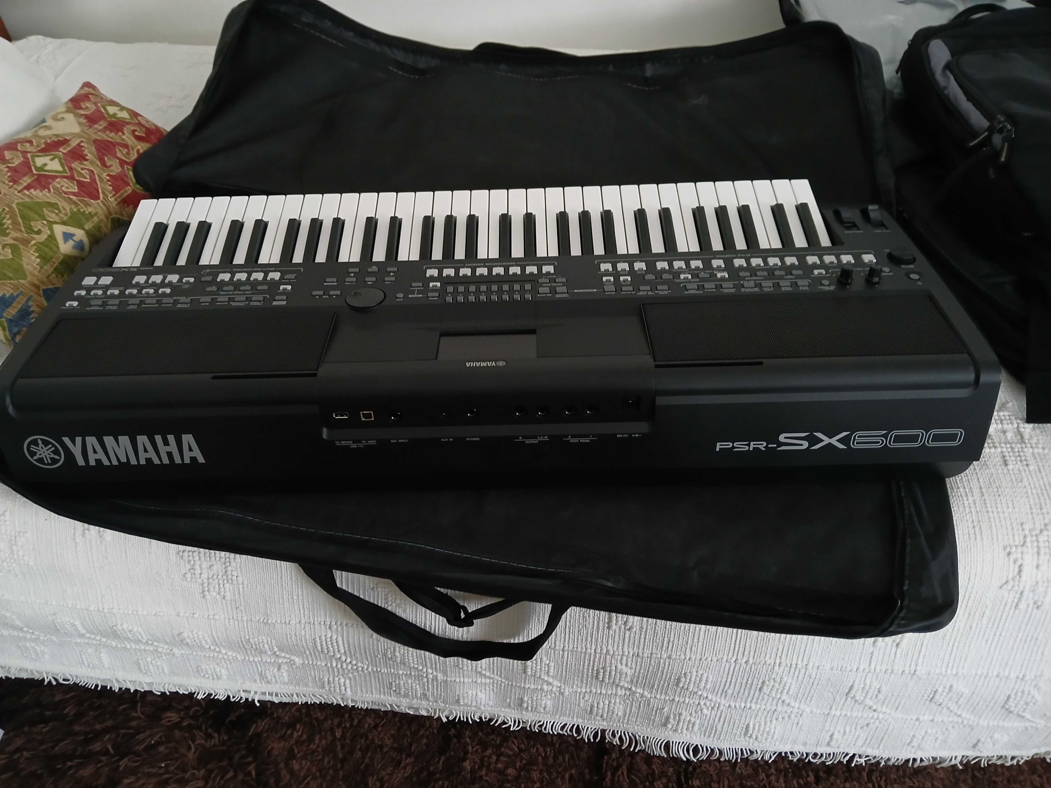 Vendo teclado Yamaha, modelo PSR-SX600