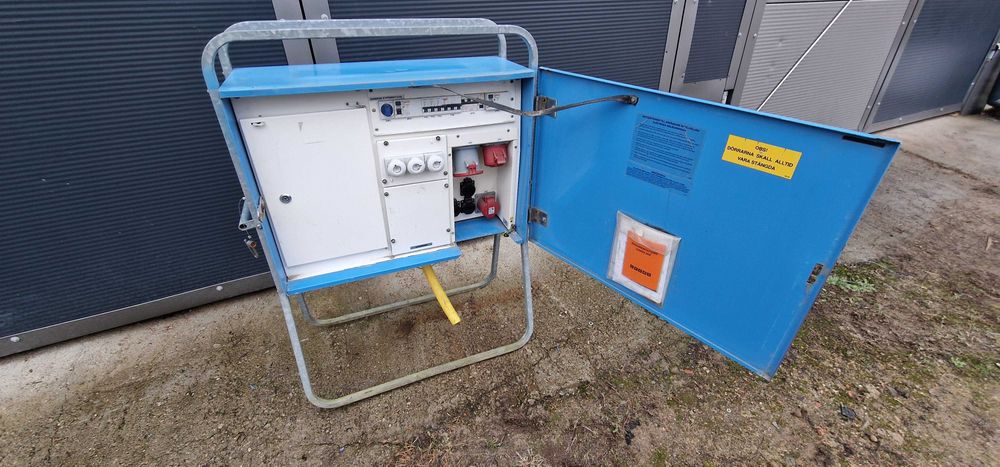 Rozdzielnica (Erbetka) elektryczna licznikowa.