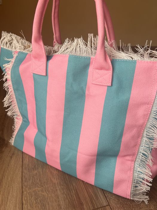 Класна вмістка пляжна сумка