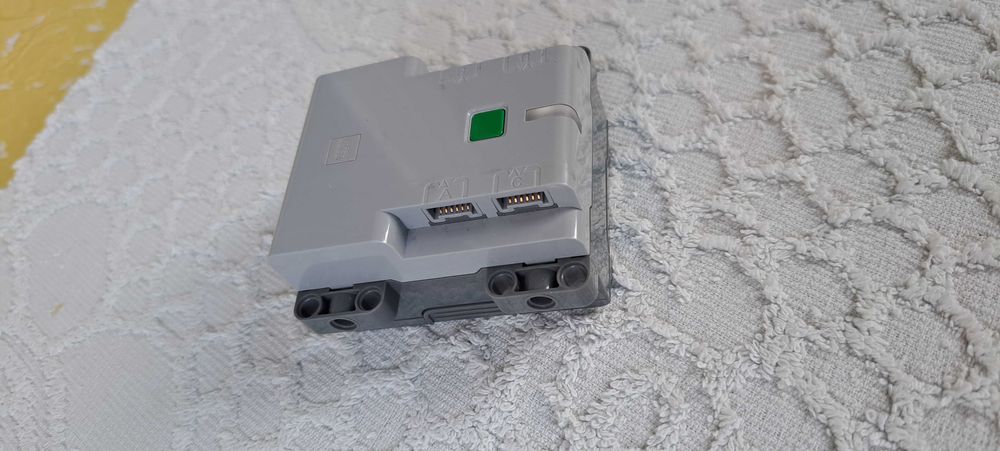 LEGO 88012 – LEGO Technic Hub Powered Up