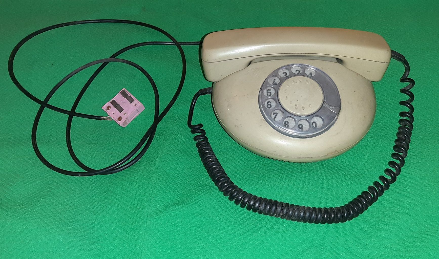 Телефон TESLA, Чехословаччина, 1980 рік.