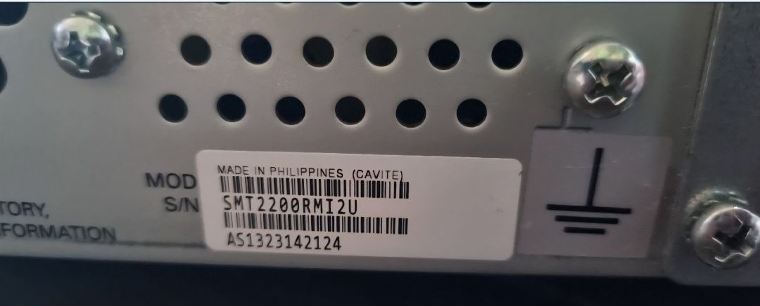 Zasilacz UPS APC SMT2200RMI2U, Nowe akumulatory