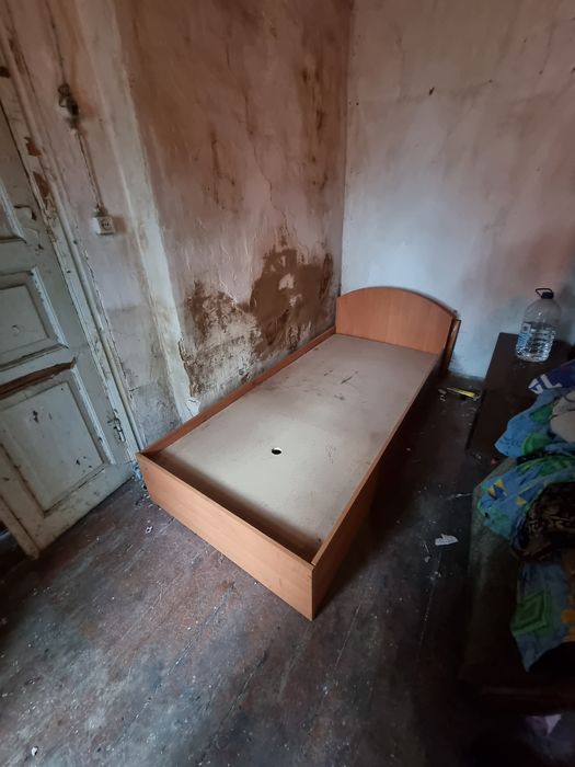 Кровать односпальна