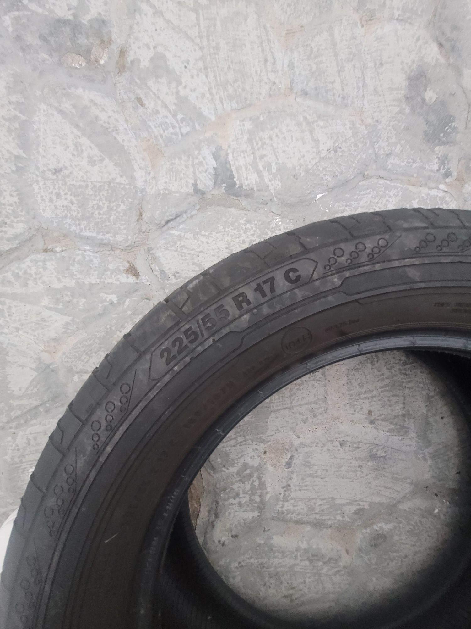 Продам один скат 225/55 R17