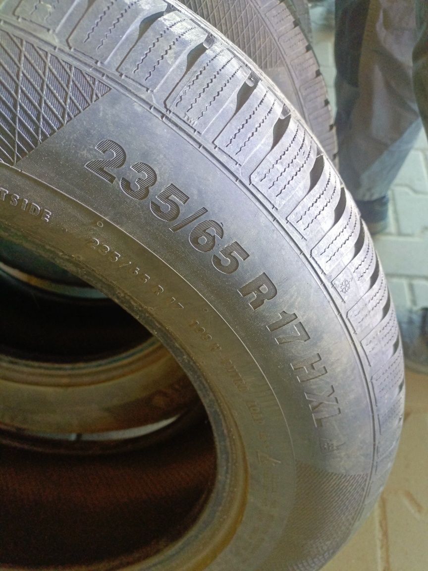 Opony zimowe 235/65/17 Continental