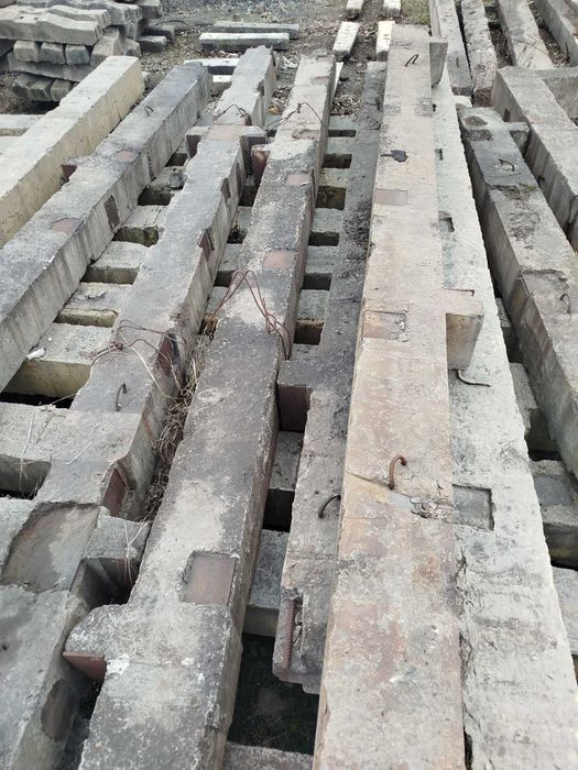 Продам фундаменты бетонные , блоки , сваи, колонны, полушпалы.