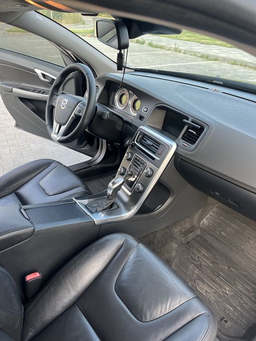 Volvo S60 2012 року, 3.0T