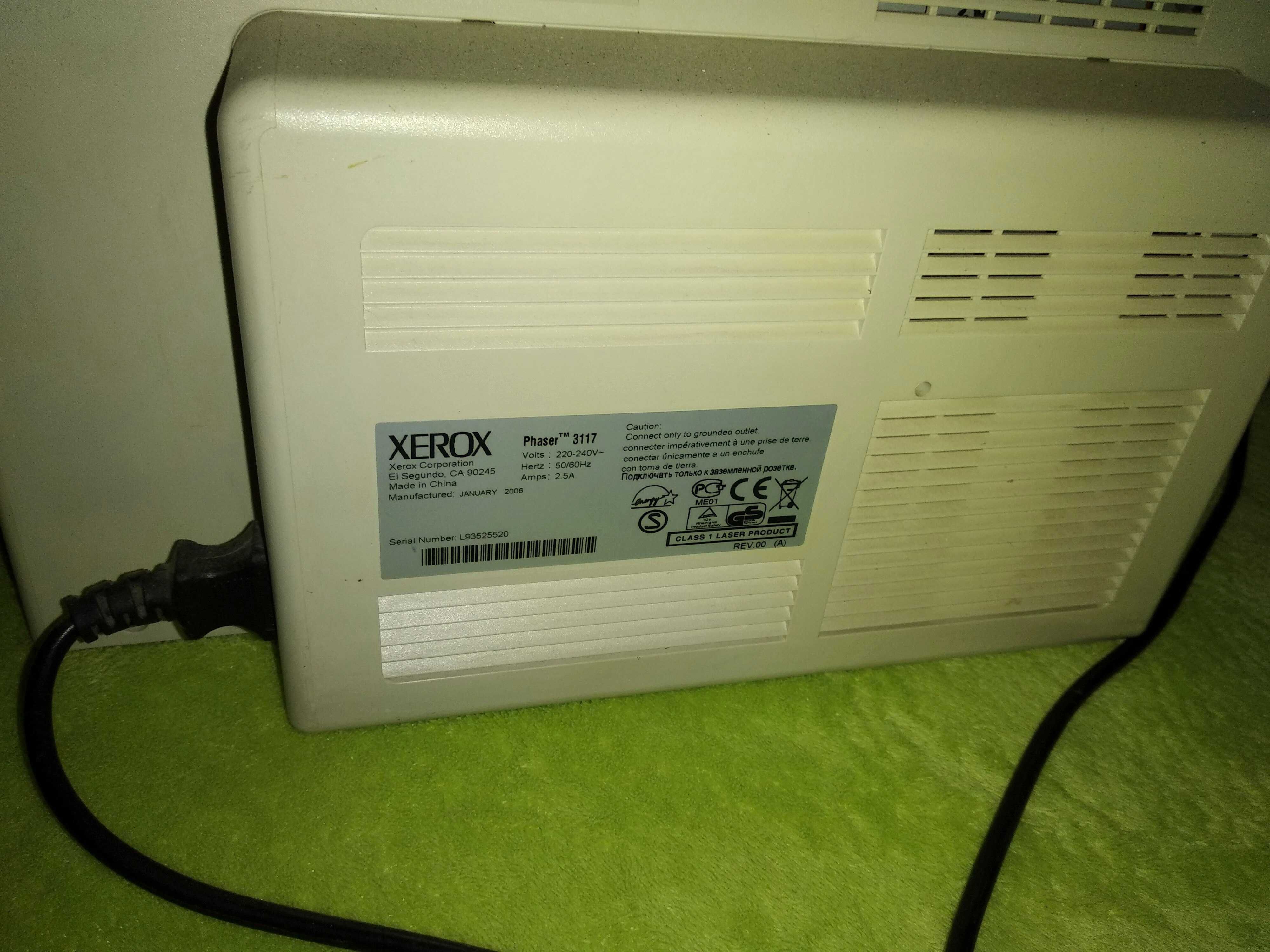 Лазерный принтер Xerox Phaser 3117 в рабочем состоянии. Формат А4.