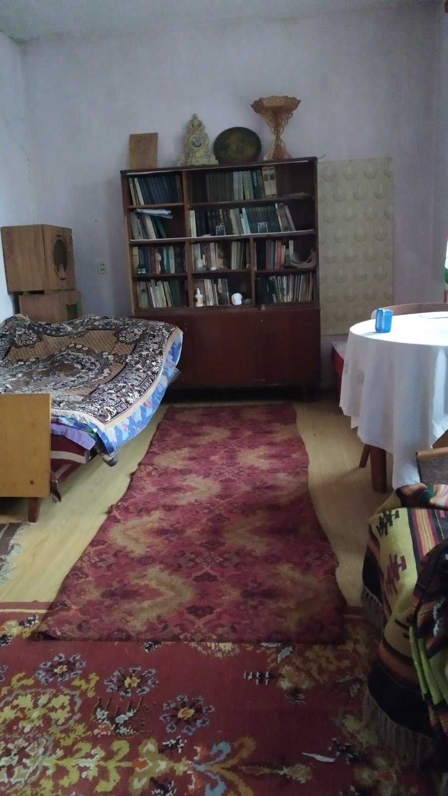 (3) Продам частину будинку у Луці-Мелешківській 1736