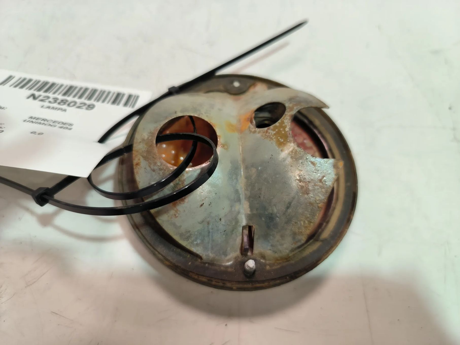 Lampa tylna lampy klosz Mercedes Unimog 404