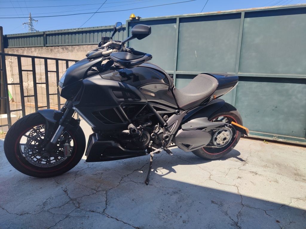 Ducati Diavel   top