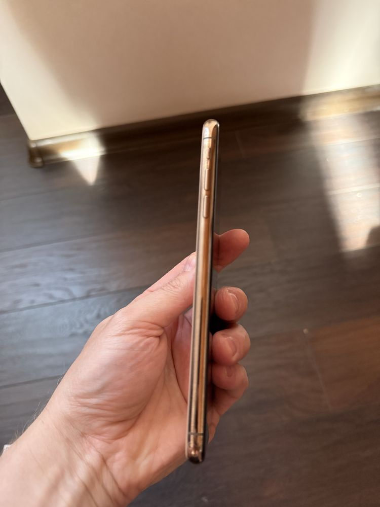 Продам iPhone XS Max 256 GB Gold