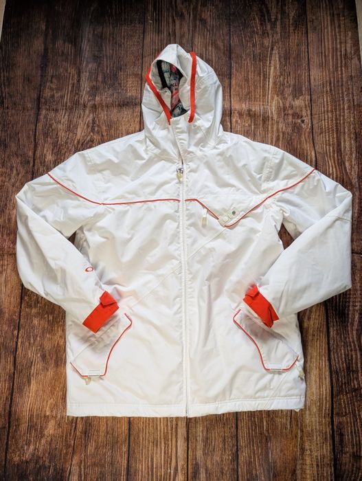 Biala kurtka snowboardowa Oakley loose fit snowboard jacket narciarska