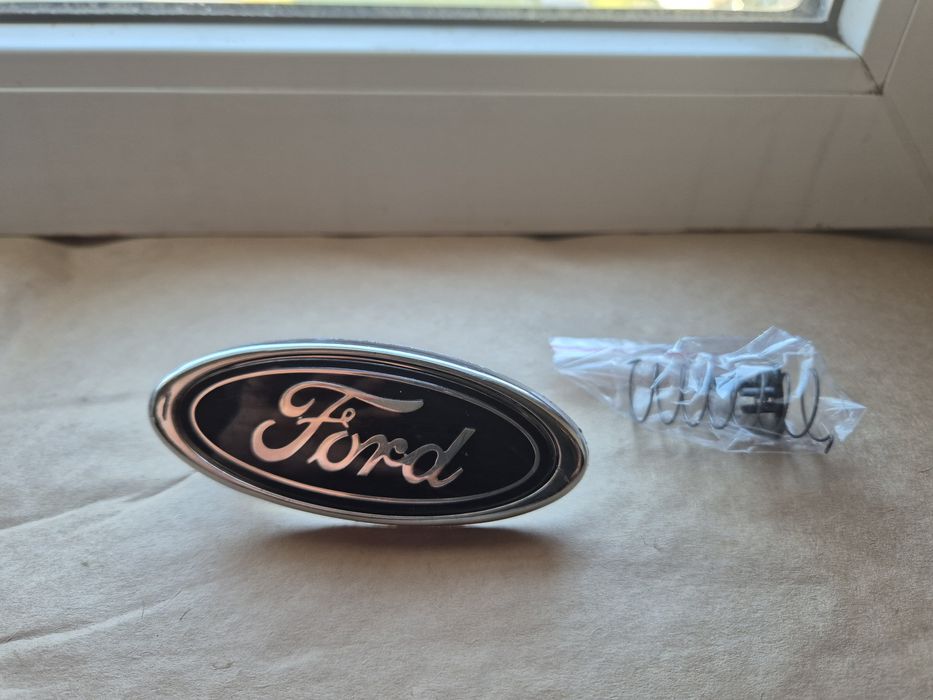 emblemat logo do forda pasuje na przód fokus