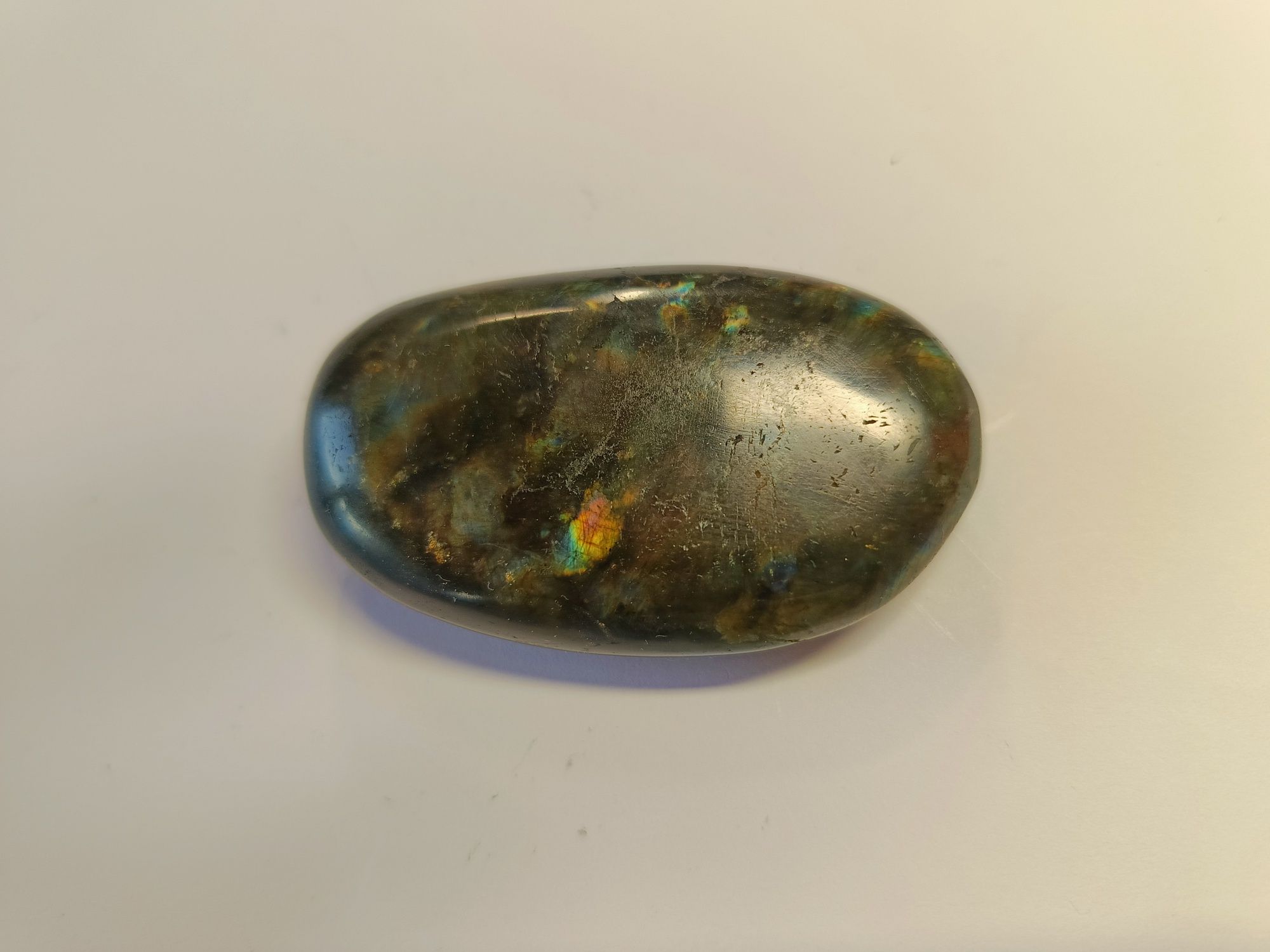 Naturalny kamień Labradoryt w formie polerowanego otoczaka nr 1