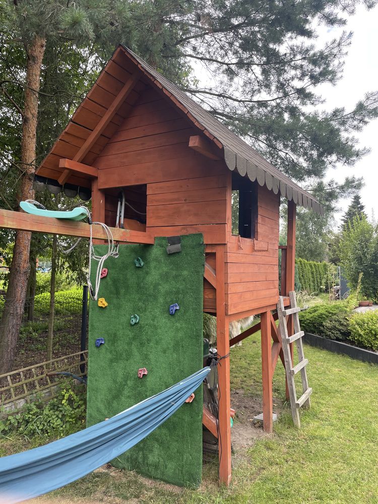 Domek dla dzieci. Domek drewniany dziecięcy