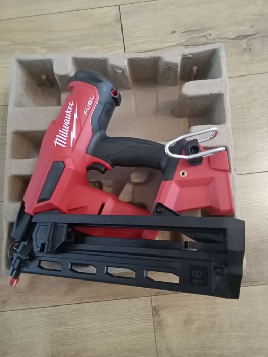 Gwoździarka Milwaukee M18 FN16GA
