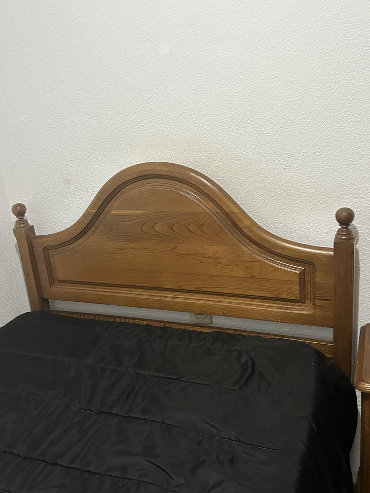 Mobilia de Quarto de Solteiro em Madeira