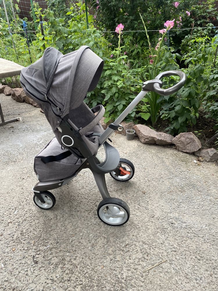 Коляска Stokke