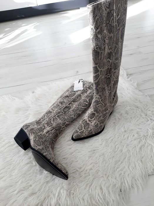 ZARA piękne wysokie kozaki ze skóra węża wygodny ok 4,5cm obcas 39