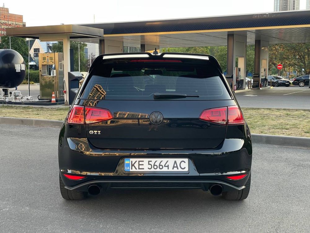 Volkswagen Golf GTI 7