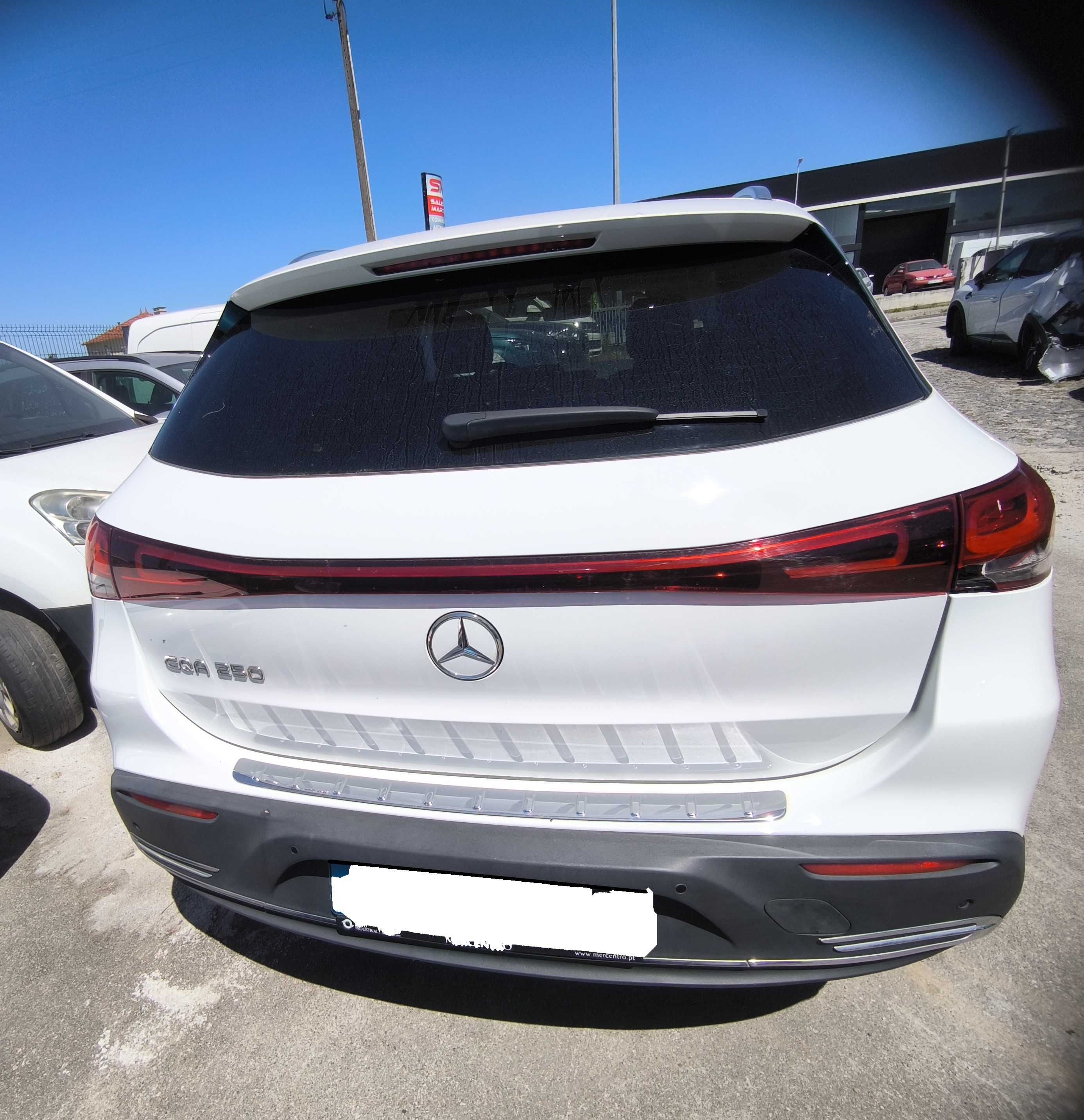 Mercedes EQA 250