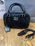 MiuMiu kuferek damski czarny nowy