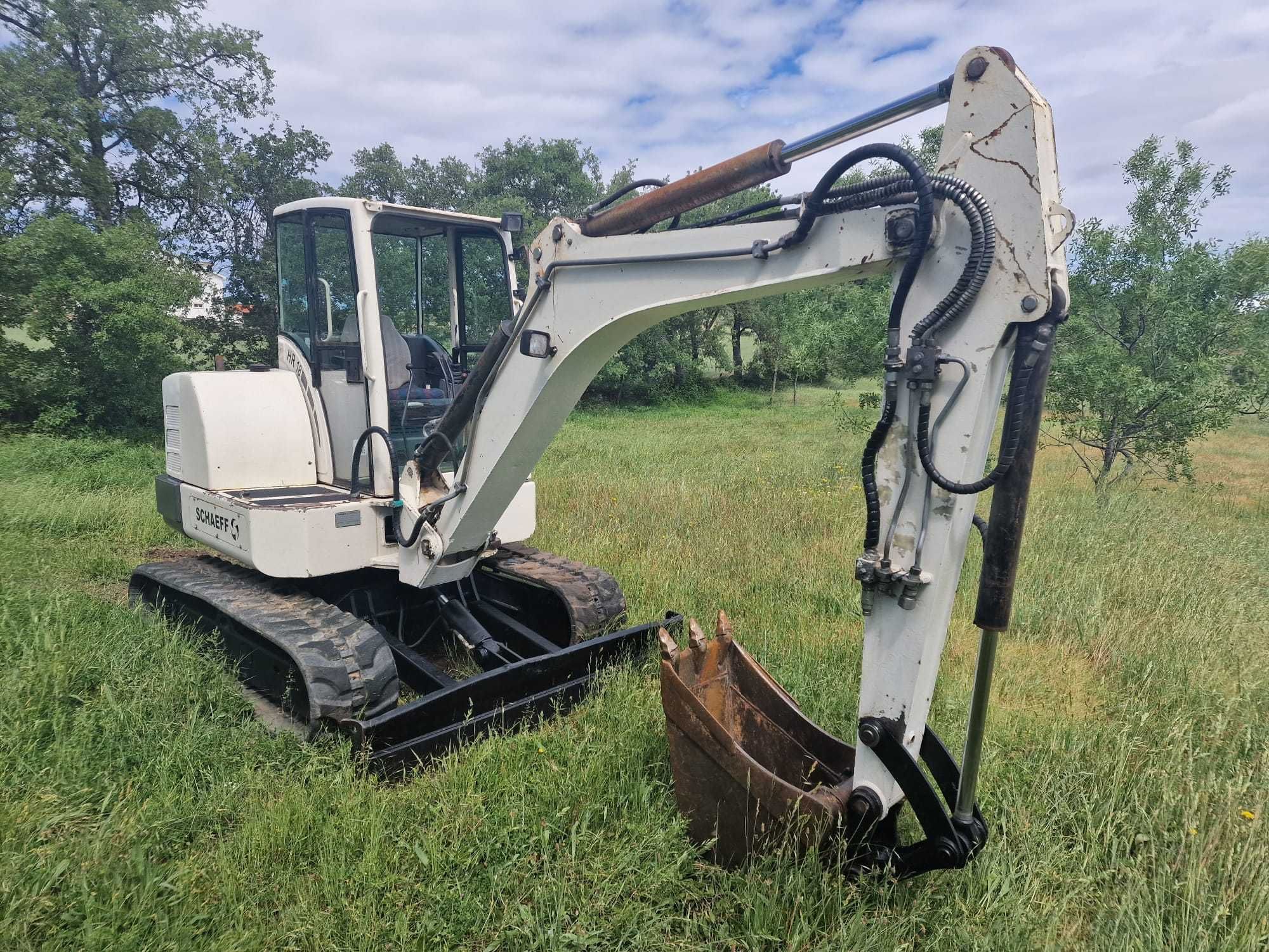 Giratória / Escavadora Terex / Schaeff HR 18 - 5 Toneladas