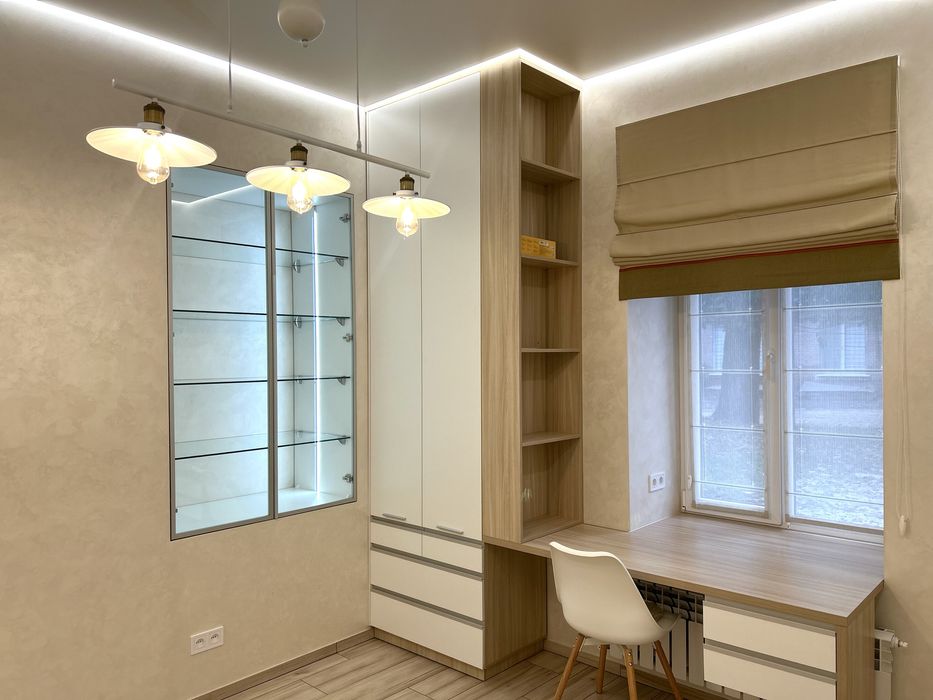 Здам квартиру під салон /офіс у центрі міста вул. Комерційна(Янова)