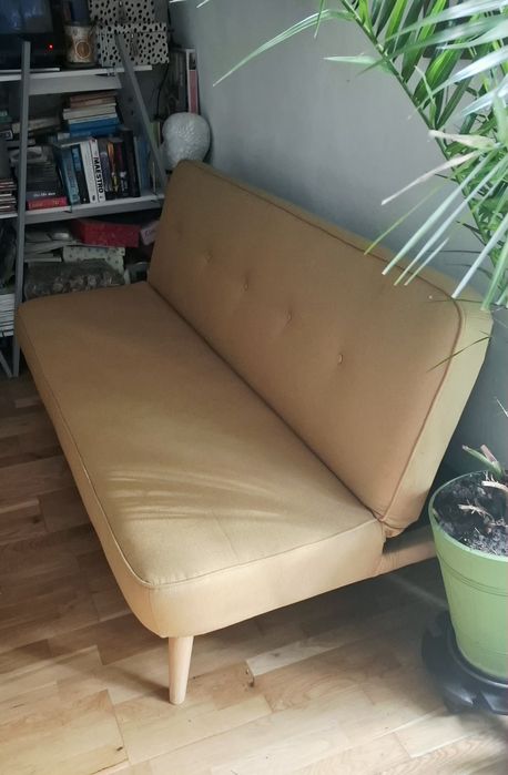 Kanapa, sofa, sofka na nóżkach rozkładana