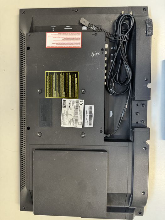 Telewizor Blaupunkt z DVD, dekoder DVB-T2, uchwyt regulowany