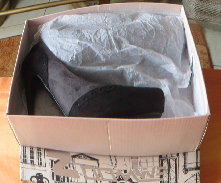 Sapatos Camurça Preto e Cinzento, Salto Alto - Nº 37