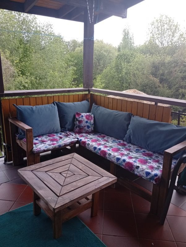 Narożnik tarasowy 195x135 plus stolik, poduchy