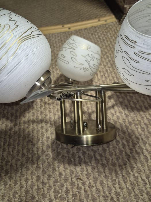 Люстра в зал на 5 плафонів.