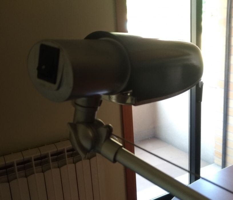 Lâmpada de secretaria/estirador.