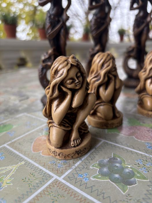 Декоративні фігурки грецьких богинь