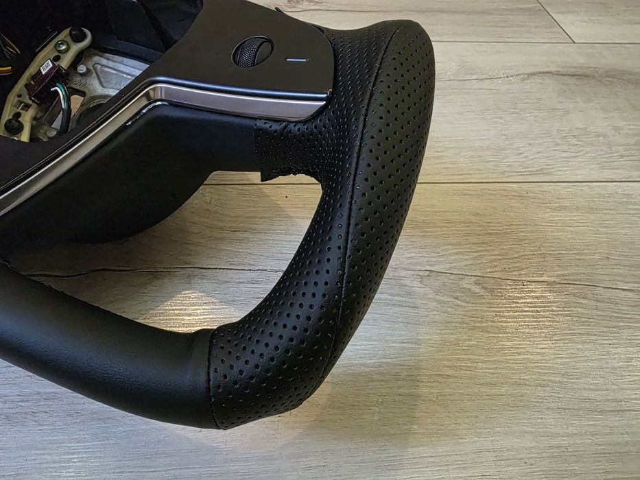 руль штурвал Tesla plaid model S model X yoke v1
