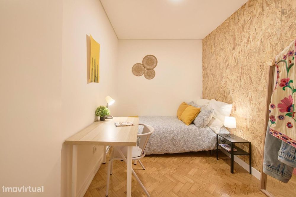 760275 - Quarto com cama de solteiro em...