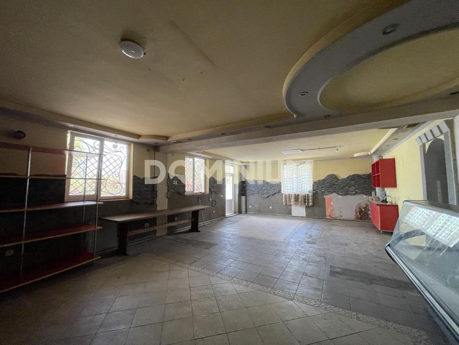 Продається комерція на центральній дорозі, в с. Іза