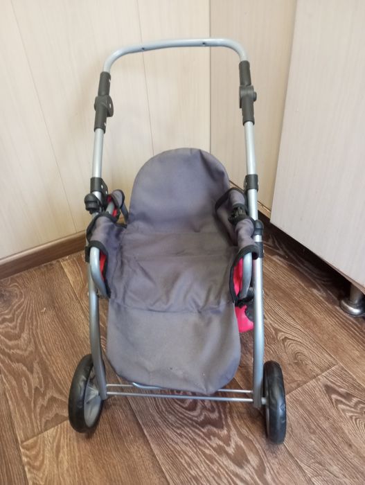 Коляска для кукол