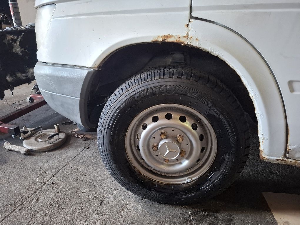 Mercedes Sprinter felgi z oponami 2 sztuki 15 C jak nowe