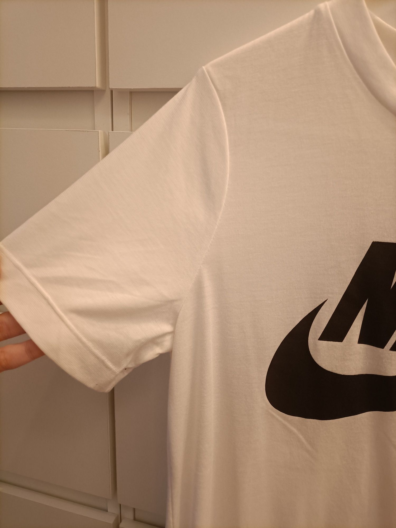 Nowa damska koszulka Nike S