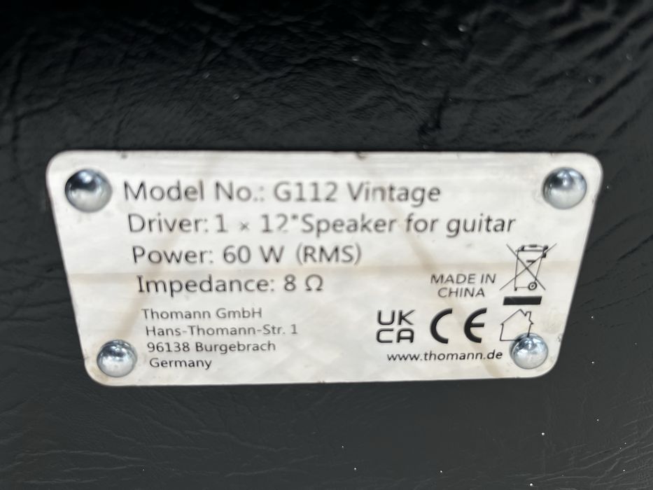 Coluna 1x12 Harley Benton com Celestion V30 e capa